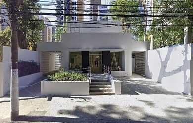 Imagem: O depósito possui 5 Vagas na garagem, 422m² de Área e está