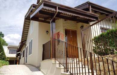 Imagem: A casa possui 2 Dormitórios, 1 Banheiro, 400m² de Área e