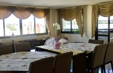 Imagem: O apartamento possui 3 Dormitórios, 4 Banheiros e 290m² de