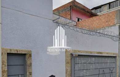 Imagem: A casa possui 4 Dormitórios, 2 Banheiros, 3 Vagas na garagem