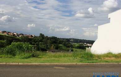 Imagem: O terreno possui 324m² de Área e está localizado em Roncáglia