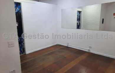 Imagem: O depósito possui 1 Vaga na garagem e 40m² de Área e está