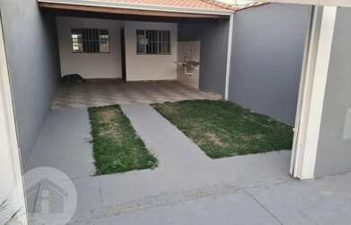 Imagem: A casa possui 2 Dormitórios, 1 Banheiro, 3 Vagas na garagem