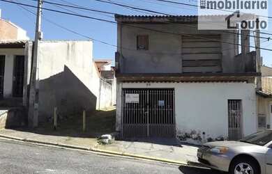 Imagem: A casa possui 1 Dormitório, 1 Banheiro, 180m² de Área e