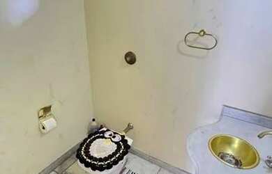 Imagem 16: Casa com 3 Quartos e 3 banheiros à Venda, 270 m² por R$ 800.000