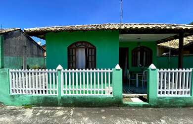 Imagem: A casa possui 2 Dormitórios, 1 Banheiro, 1 Vaga na garagem