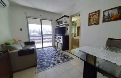 Imagem: O apartamento possui 1 Dormitório, 1 Banheiro, 1 Vaga na garagem