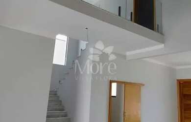 Imagem: A casa possui 3 Dormitórios, 4 Banheiros, 4 Vagas na garagem