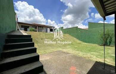 Imagem: A casa possui 1 Dormitório, 1 Banheiro, 2 Vagas na garagem