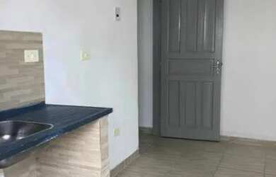 Imagem: A casa possui 1 Dormitório, 1 Banheiro e 75m² de Área e está