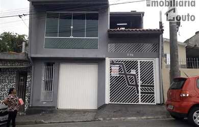 Imagem: A casa possui 1 Dormitório, 1 Banheiro, 5 Vagas na garagem