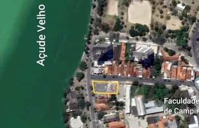 Imagem: A casa possui 5 Dormitórios, 4 Banheiros, 5 Vagas na garagem