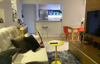 Imagem: O apartamento possui 2 Dormitórios, 1 Banheiro, 1 Vaga na garagem