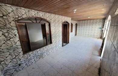 Imagem: A casa possui 2 Dormitórios, 2 Banheiros, 1 Vaga na garagem