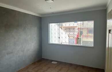 Imagem: A casa possui 1 Dormitório, 3 Banheiros, 1 Vaga na garagem