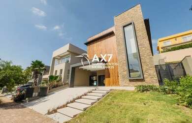 Imagem: A casa em condomínio possui 4 Dormitórios, 5 Banheiros, 4