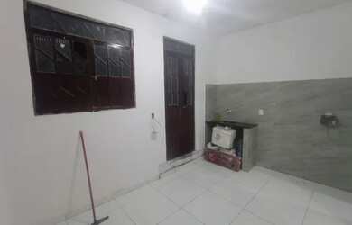 Imagem: A casa possui 1 Dormitório, 1 Banheiro e está localizado