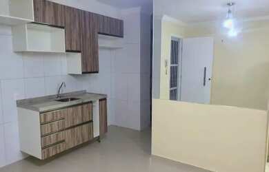 Imagem: O apartamento possui 2 Dormitórios, 1 Banheiro, 1 Vaga na garagem