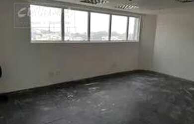 Imagem: O depósito possui 1 Vaga na garagem, 30m² de Área e está