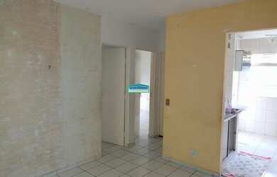 Imagem: O apartamento possui 2 Dormitórios, 1 Banheiro, 1 Vaga na garagem