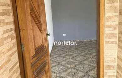 Imagem: A casa possui 3 Dormitórios, 2 Banheiros, 1 Vaga na garagem