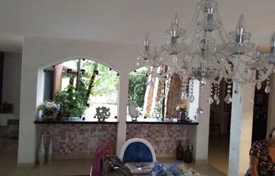 Imagem: A casa em condomínio possui 4 Dormitórios, 5 Banheiros, 2