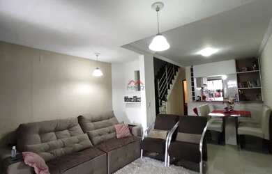 Imagem: A casa possui 3 Dormitórios, 2 Banheiros, 2 Vagas na garagem