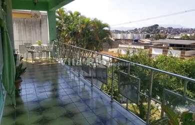 Imagem: A casa à venda possui 5 Dormitórios, 1 Banheiro, 3 Vagas na