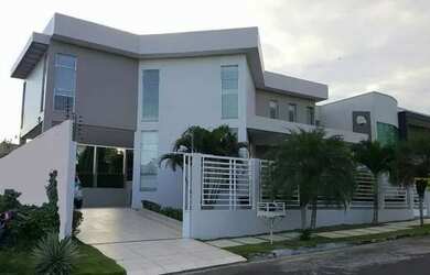 Imagem: A casa em condomínio possui 4 Dormitórios, 5 Banheiros, 3