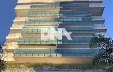 Imagem: O depósito possui 2 Vagas na garagem, 138m² de Área e está