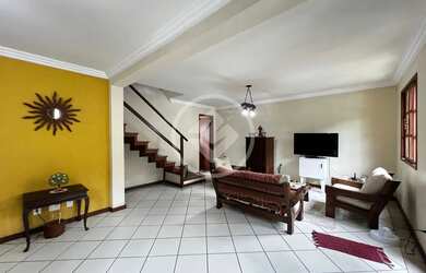 Imagem: A casa em condomínio possui 4 Dormitórios, 3 Banheiros, 4