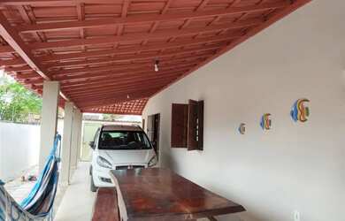 Imagem: A casa possui 2 Dormitórios, 3 Banheiros, 3 Vagas na garagem