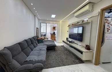 Imagem: O apartamento possui 3 Dormitórios, 2 Banheiros, 2 Vagas na