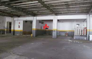 Imagem: O depósito possui 5 Vagas na garagem e 1400m² de Área e está