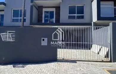 Imagem: A casa possui 3 Dormitórios, 3 Banheiros, 2 Vagas na garagem