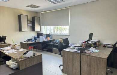 Imagem 6: Galpão com 12 salas e vestiario- 420m2 Bonsucesso