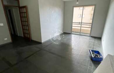 Imagem: O apartamento possui 3 Dormitórios, 1 Banheiro, 1 Vaga na garagem