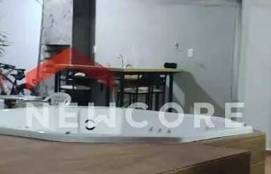 Imagem: A casa possui 2 Dormitórios, 2 Banheiros, 2 Vagas na garagem