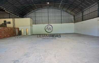 Imagem: O depósito possui 5 Vagas na garagem e 400m² de Área e está