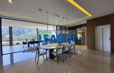 Imagem: A casa em condomínio possui 5 Dormitórios, 5 Banheiros, 5