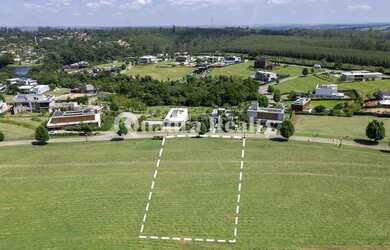 Imagem 4: Terreno com excelente topografia e a poucos metros do clube