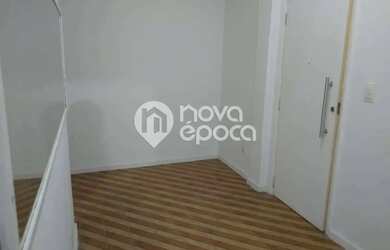Imagem: O apartamento possui 1 Dormitório, 1 Banheiro, 33m² de Área