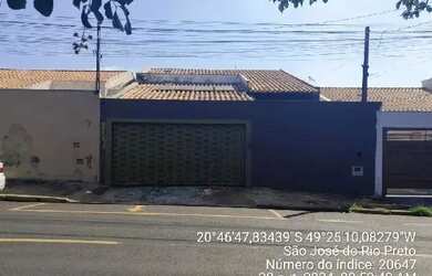 Imagem: A casa possui 2 Dormitórios, 1 Banheiro, 1 Vaga na garagem