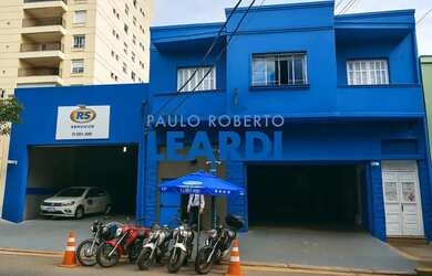 Imagem: O depósito possui 5 Vagas na garagem e 400m² de Área e está