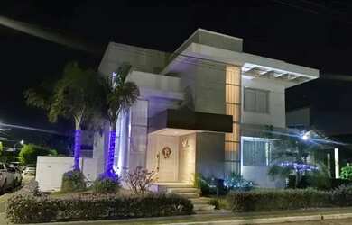 Imagem: A casa em condomínio possui 3 Dormitórios, 5 Banheiros, 2