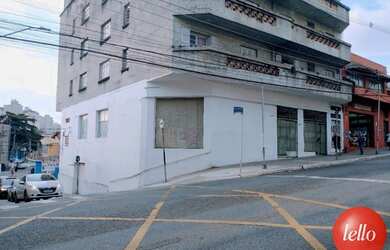 Imagem: O depósito possui 5 Vagas na garagem, 693m² de Área e está