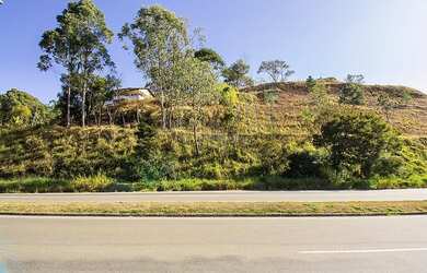 Imagem: O terreno possui 8.727m² de Área, Imóvel novo e está localizado