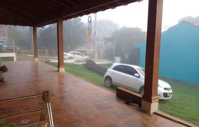 Imagem: A casa em condomínio possui 3 Dormitórios, 3 Banheiros, 5