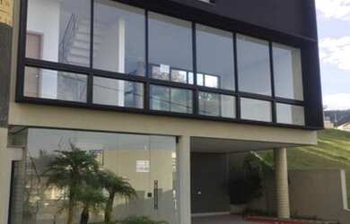 Imagem: A casa em condomínio possui 4 Dormitórios, 5 Banheiros, 4