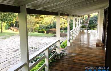 Imagem: A casa em condomínio possui 3 Dormitórios, 2 Banheiros, 5